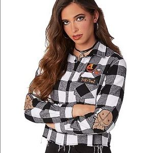 Spirit Trick r Treat Distressed Plaid Flannel Sam Black Grey White Size M